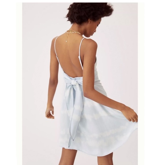 NWT Anthropologie Cloth & Stone Blue White Tie-Dye Swing Mini Dress Size Medium - Picture 3 of 9